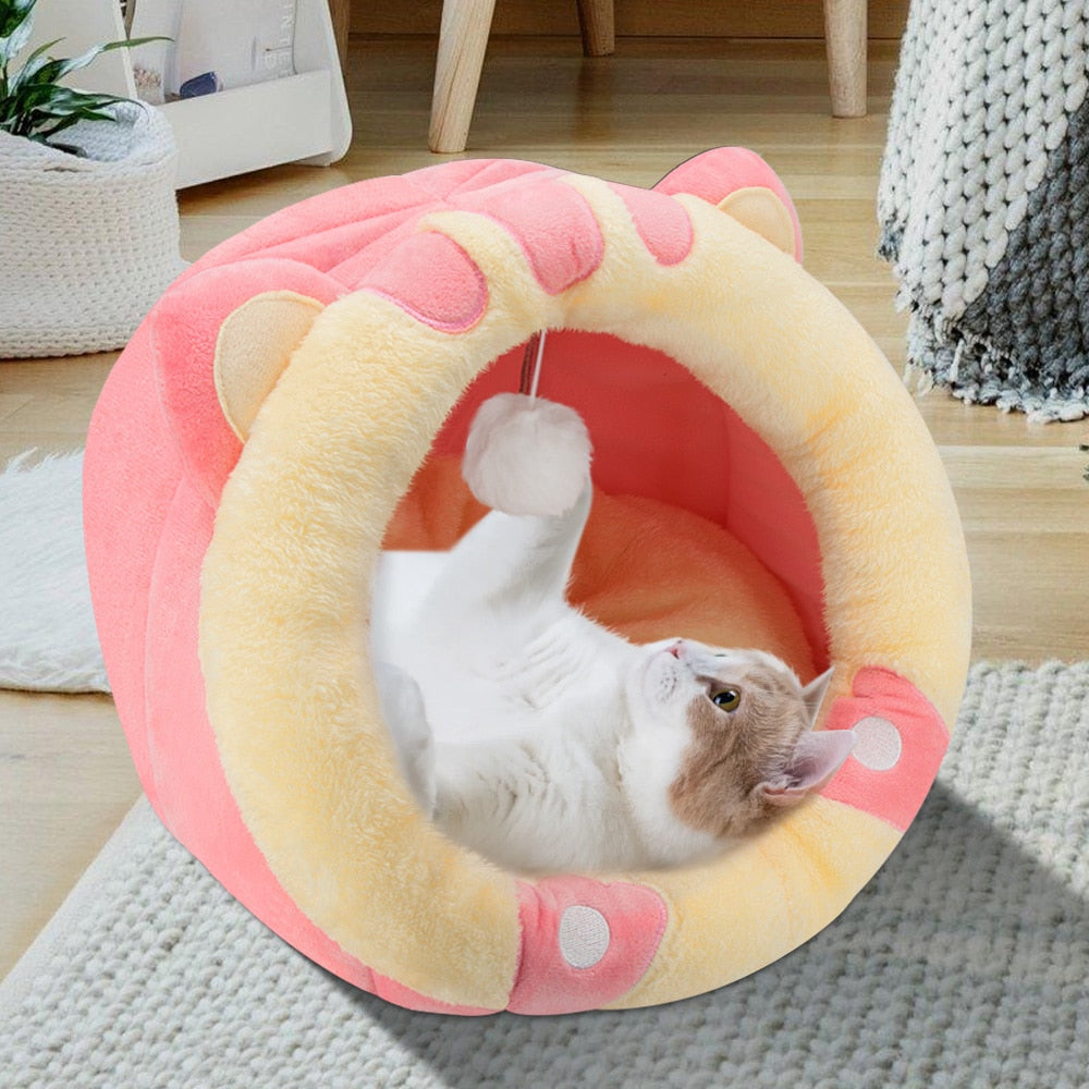 Maison pour chat mignonne et confortable